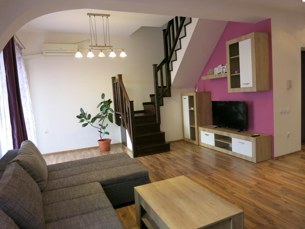 Penthouse Apartament Nufarul ออราแด ภายนอก รูปภาพ