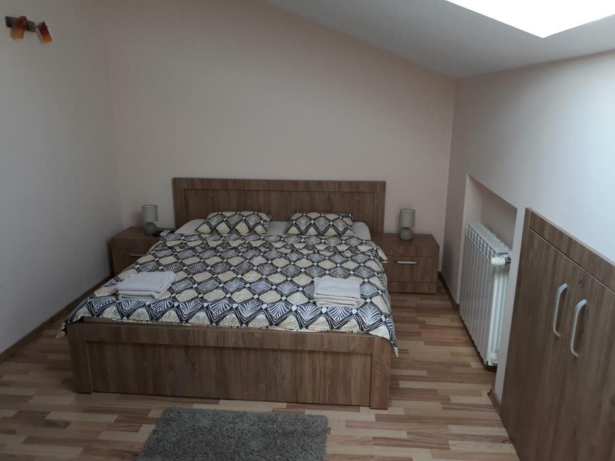 Penthouse Apartament Nufarul ออราแด ภายนอก รูปภาพ